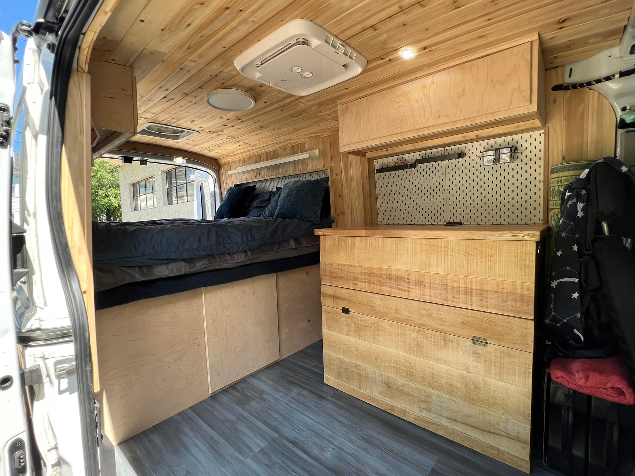 JM CUSTOM COACH BUILDERS Customizing coaches